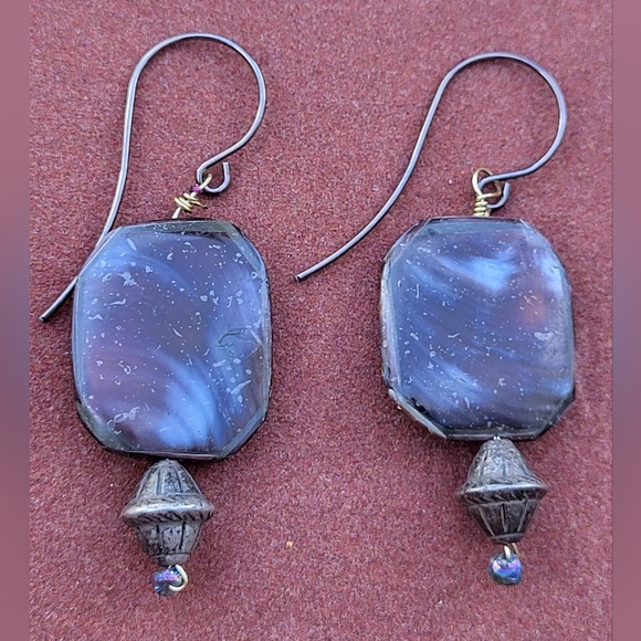 Beaded dangle earrings 2-1/4" - Picture 4 of 8